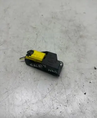 Volkswagen Polo IV 9N3 Airbag deployment crash/impact sensor 5WK42895 6Q0909606