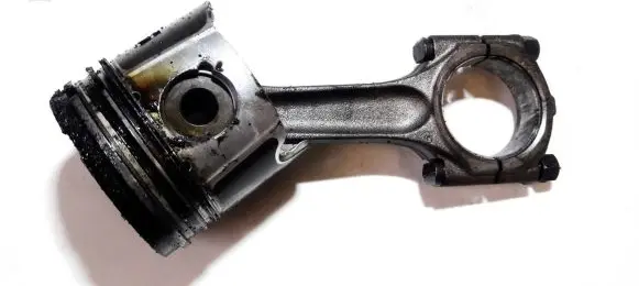 Citroen Xsara Piston with connecting rod