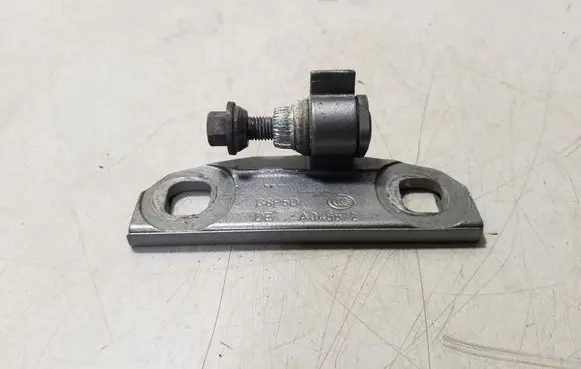 Volvo XC60 Front door upper hinge A046572