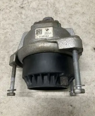 BMW 7 F01 F02 F03 F04 Engine mount bracket 6797183 22116797183