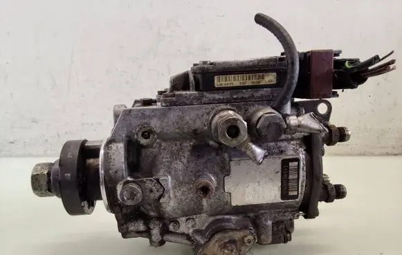 Opel Zafira A Fuel injection high pressure pump 0470504015 4131030059 24413103