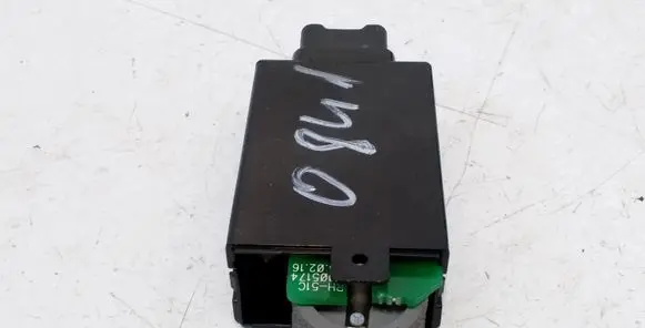 KIA Carens II Headlight level height control switch