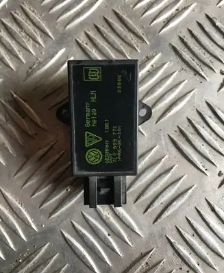 Volkswagen Touareg I Seat heating relay 7L0959772