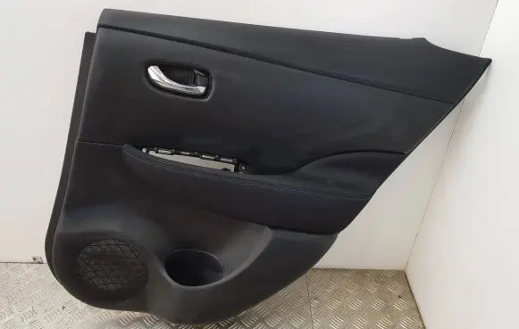 Nissan Leaf II (ZE1) Rear door card panel trim 829103NL0A