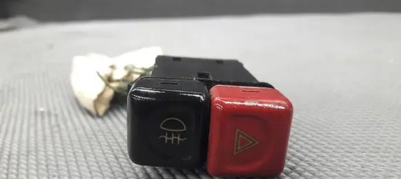 Mazda 121 SM Hazard light switch