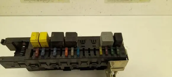 Mercedes-Benz C W203 Fuse box set 2095450101 A2095450101