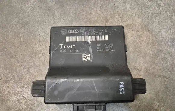 Audi A3 S3 A3 Sportback 8P Gateway control module 1k0907530D
