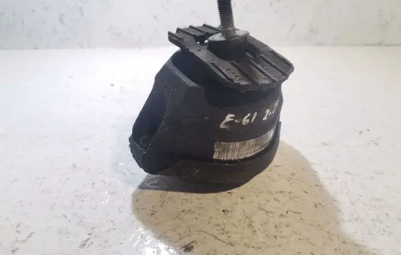 BMW 5 E60 E61 Engine mount bracket 676987402