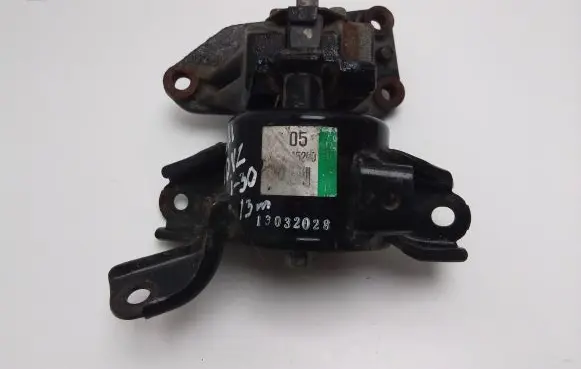 Hyundai i30 Engine mount bracket 21830A5200