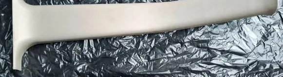 Chevrolet TrailBlazer (B) pillar trim (top)
