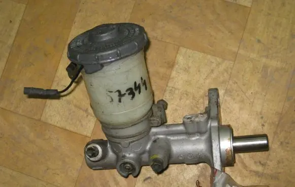 Honda Civic Master brake cylinder