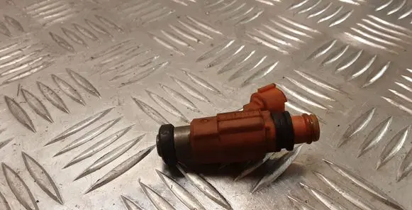 Mitsubishi Carisma Fuel injector