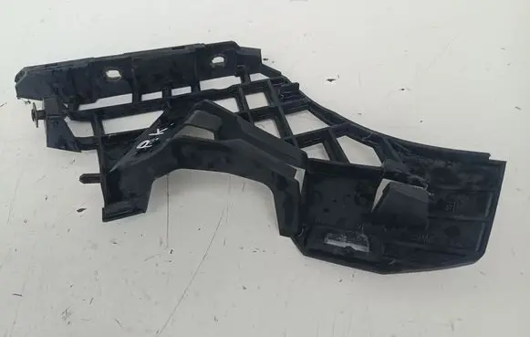 Mercedes-Benz A W176 Front bumper mounting bracket A1768851521