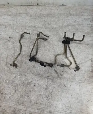 Fuel injector supply line/pipe
