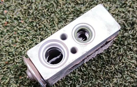 Air conditioning (A/C) expansion valve