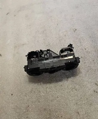 Volkswagen PASSAT B6 Climate control unit