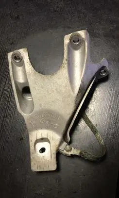 BMW 5 E60 E61 Engine mounting bracket 6770940