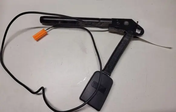 Ford Focus Front seatbelt buckle T4X9A030415