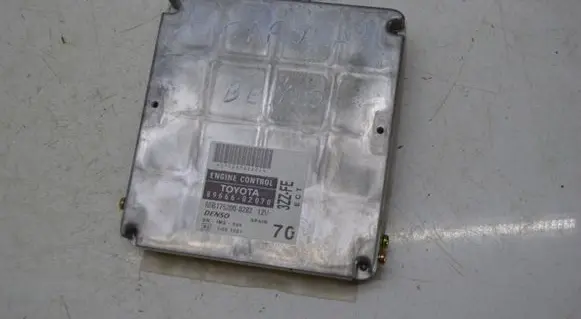 Toyota Corolla E120 E130 Engine control unit/module 8966602070