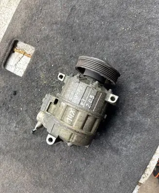 Volkswagen PASSAT B6 Air conditioning (A/C) compressor (pump) 1K0820803N