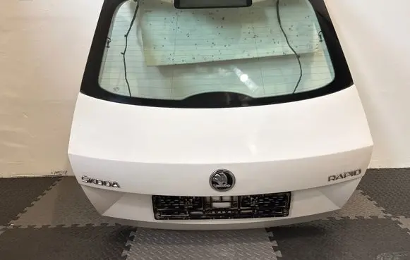 Skoda Rapid (NH) Tailgate/trunk/boot lid 