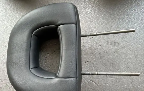 Mitsubishi Pajero Front seat headrest MR637367