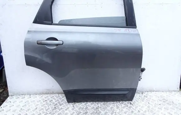 Nissan Qashqai+2 Rear door