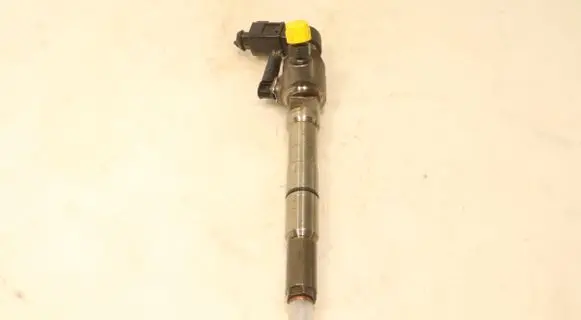 Skoda Fabia Mk2 (5J) Fuel injector 03L130277B
