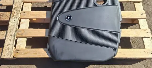 Mercedes-Benz C W203 Engine cover (trim) 