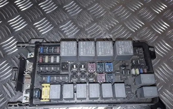 KIA Sorento Fuse module 911603E070