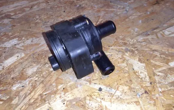 Mercedes-Benz CLA C117 X117 W117 Electric auxiliary coolant/water pump