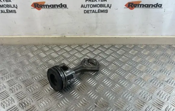 Subaru Outback Piston with connecting rod