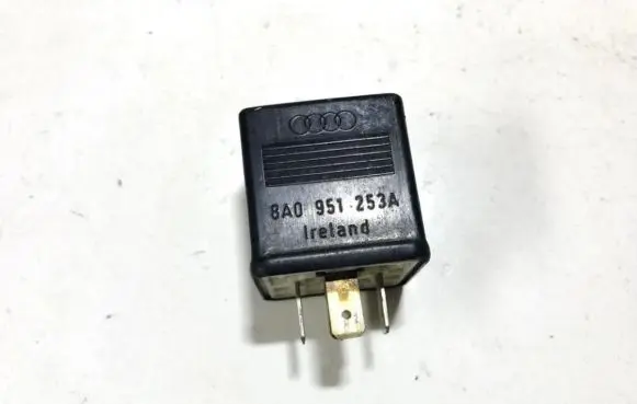 Audi A8 S8 D2 4D Other relay 8a0951253a 899585
