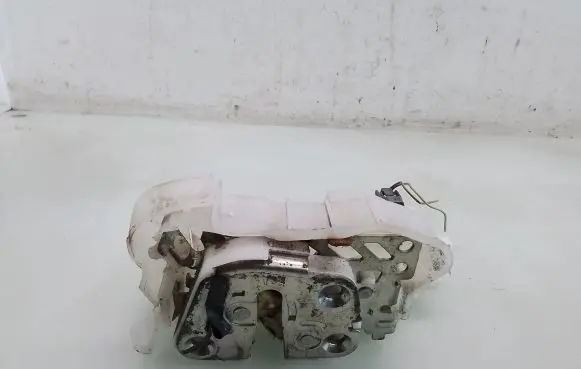 Subaru Outback Front door lock