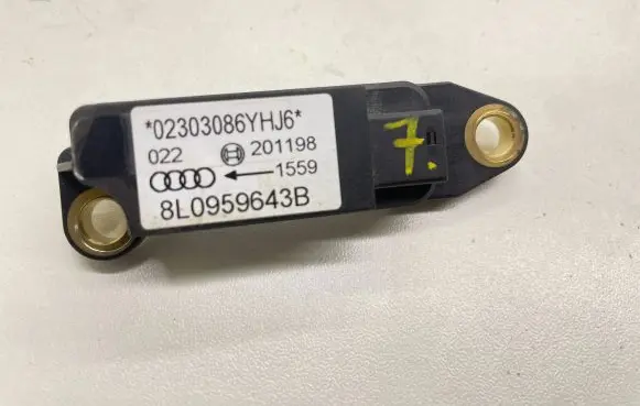 Audi A3 S3 8L Airbag deployment crash/impact sensor 8L0959643B