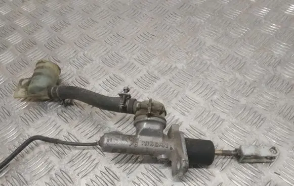 Nissan Almera Clutch master cylinder