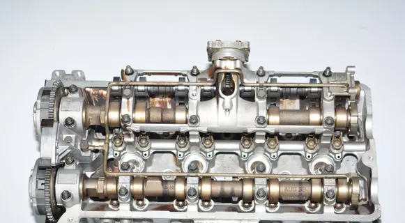 BMW 7 E65 E66 Engine head 7506172 7506775