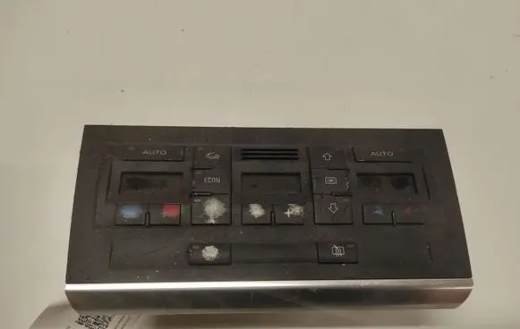 Audi A4 S4 B7 8E 8H Climate control unit 8E0820043 0047665