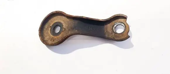 Honda Civic Engine mounting bracket
