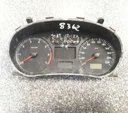 Seat Ibiza II (6k) Speedometer (instrument cluster) 6K0920850M