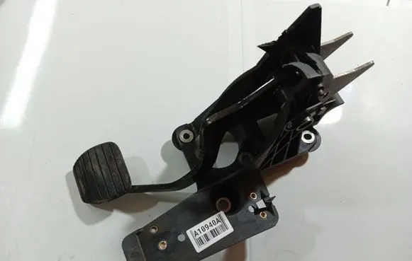 Renault Laguna II Clutch pedal 8200420699