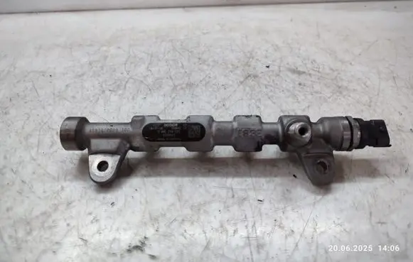 Opel Insignia A Fuel main line pipe 55576177 0445214221