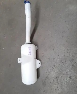 Windshield washer fluid reservoir/tank