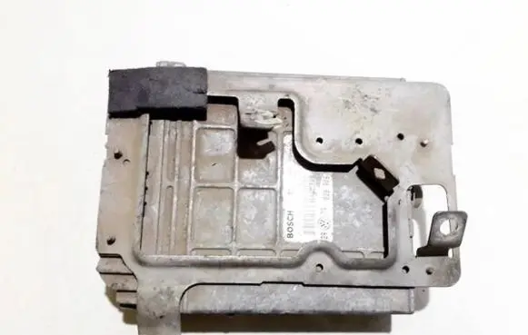 Volkswagen Golf III Engine control unit/module 028906021 0281001651