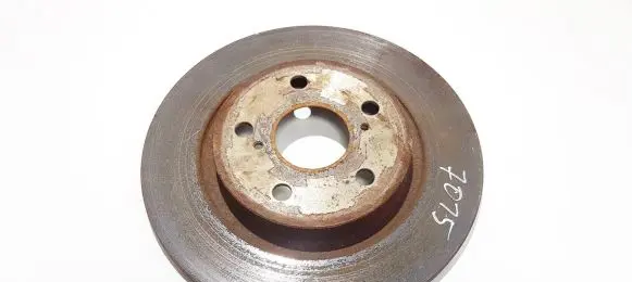 Toyota Avensis T270 Rear brake disc neventiliuojamas