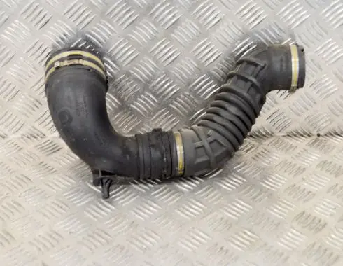Maserati Ghibli Air intake duct part 670003845 670003847