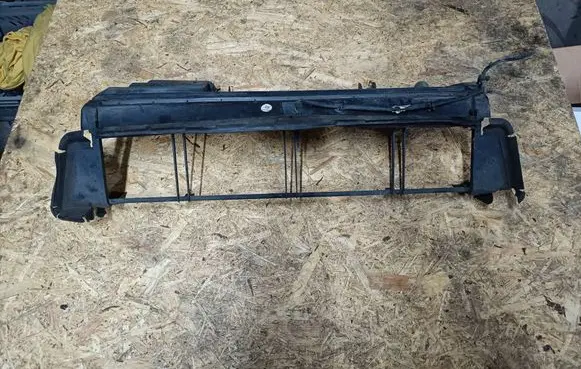 Mercedes-Benz C W204 Bottom radiator support slam panel A2045050430