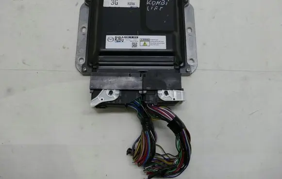 Mazda 6 Engine control unit/module R2BG18881C