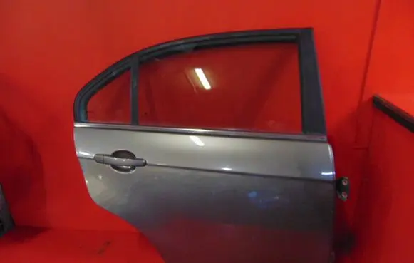 Chevrolet Epica Rear door