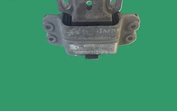 Engine mount bracket